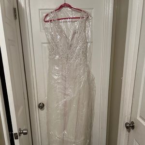 Size 14 Kleinfeld unaltered wedding dress